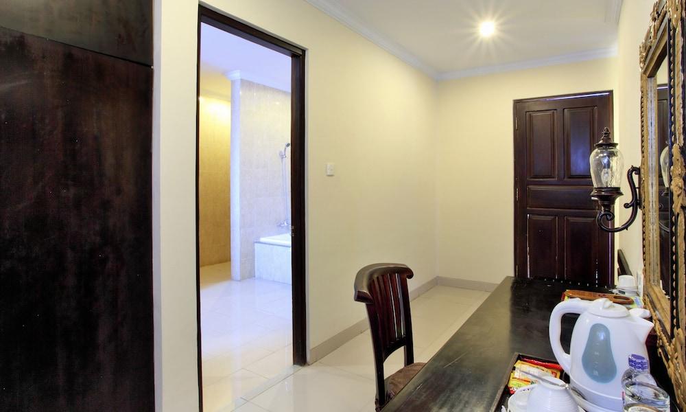 Puri Saron Hotel Baruna Beach Lovina Esterno foto